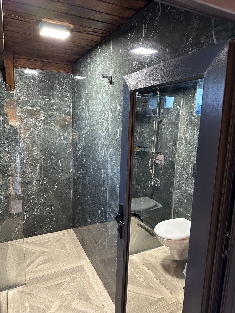 Rize Serenity Bungalov Business Twin Room 8