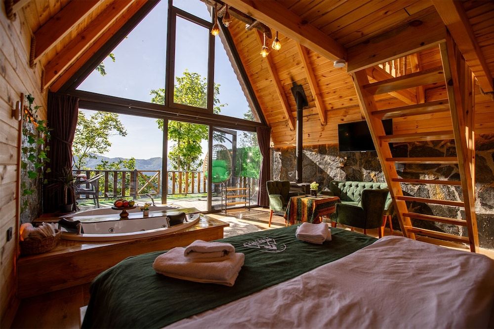 Rize Serenity Bungalov Deluxe Twin Room, 2 Bedrooms 4