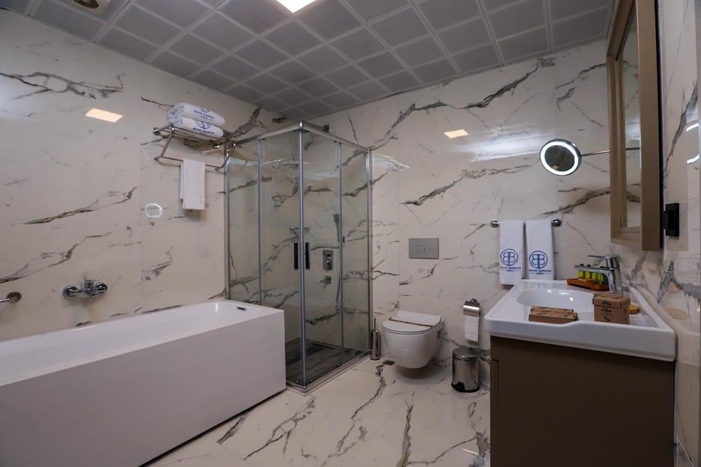 BRAND BUSINESS SUITS