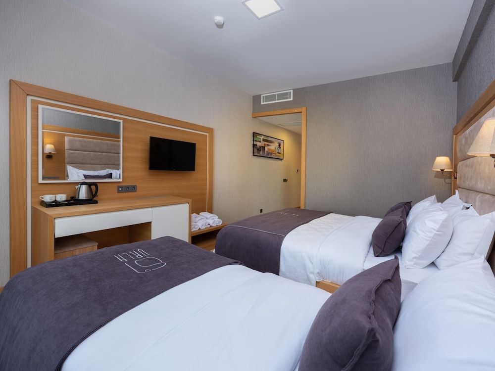 Ma-Si Urla Hotel Standard Triple Room 3