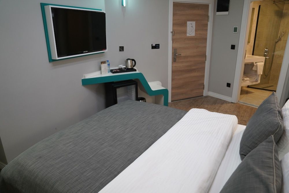 Midis Otel Economy Double Room, 1 Bedroom, Air conditioning, City View 4