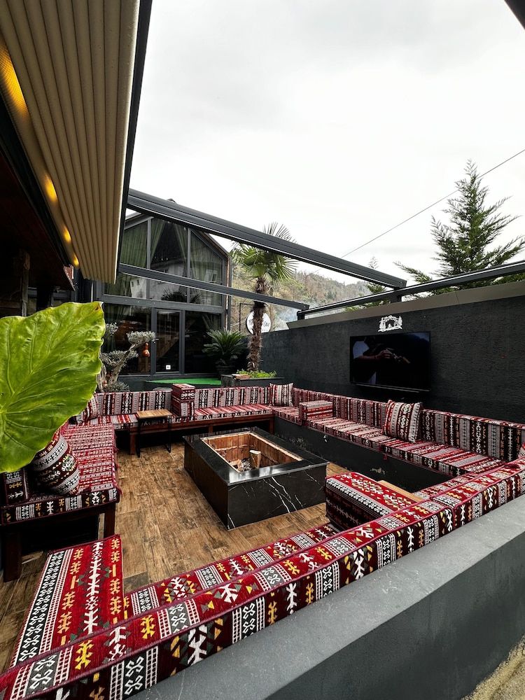 Fifty Three Otel