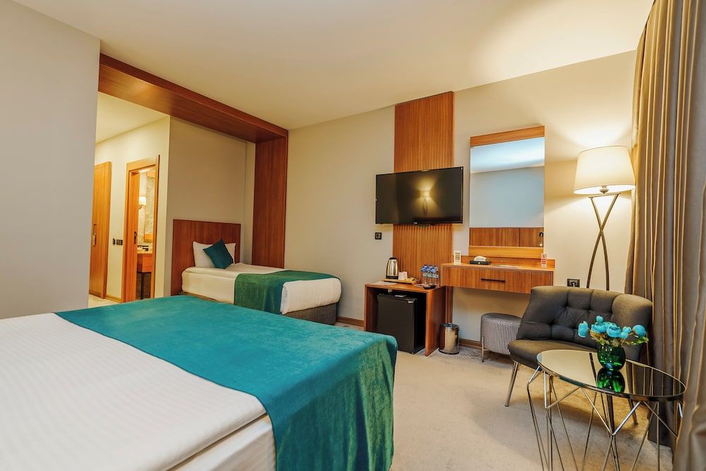 Library Hotel Erciyes Family Quadruple Room 2