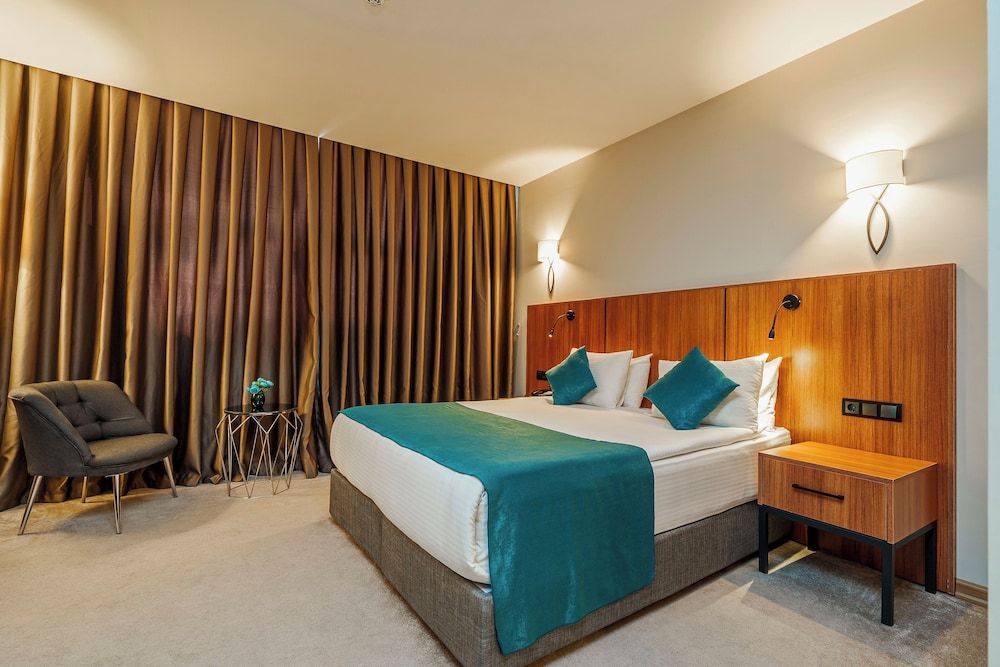 Library Hotel Erciyes Family Quadruple Room 3