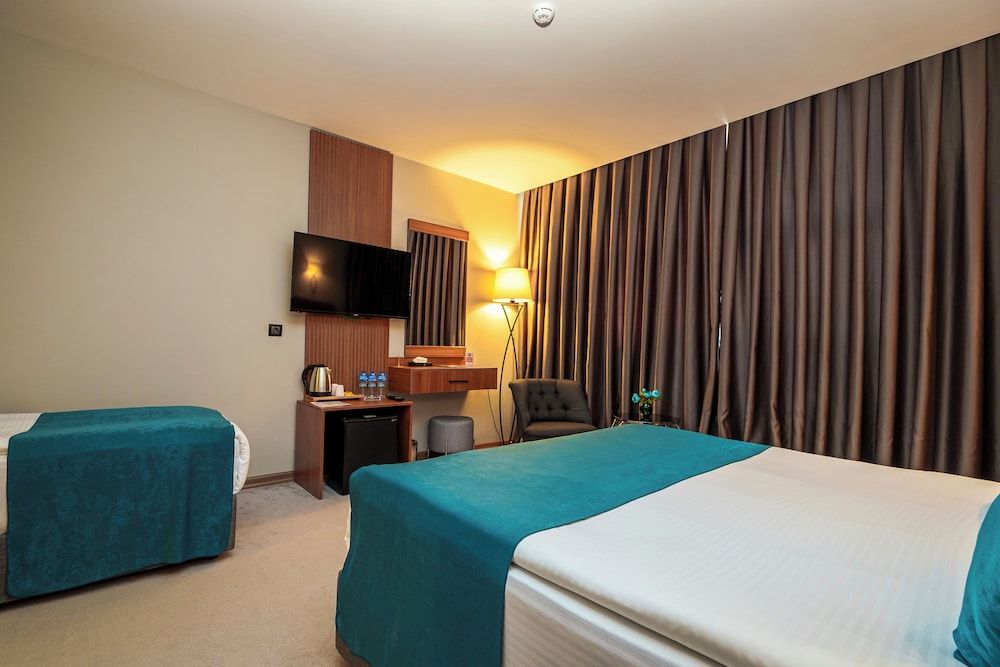 Library Hotel Erciyes Family Quadruple Room 4