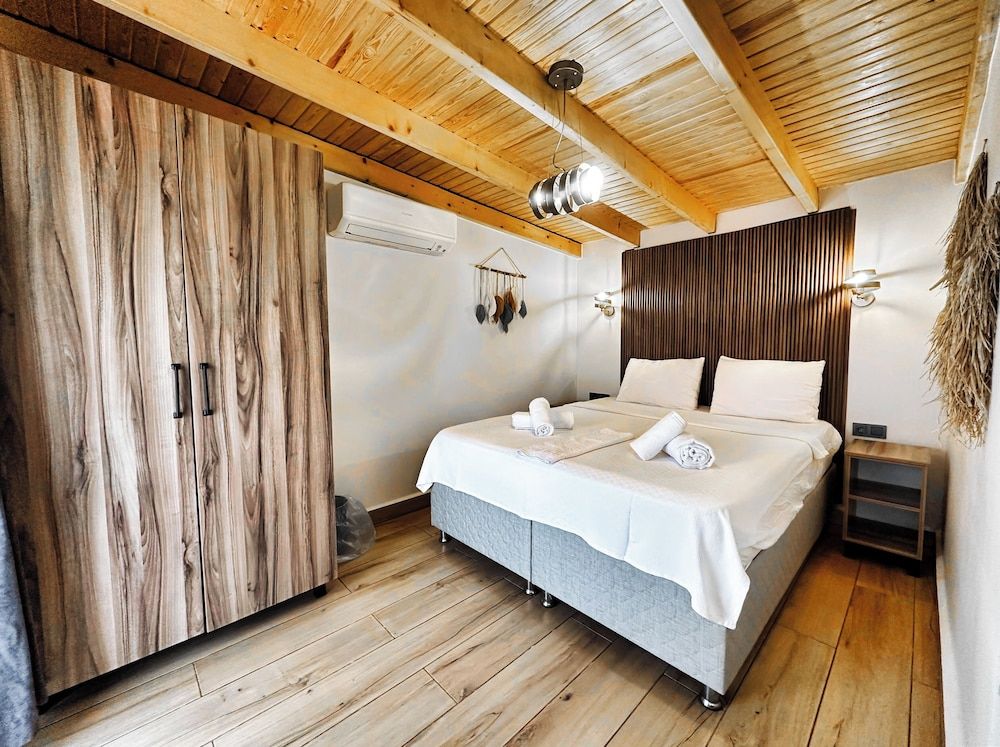 Superior Room, 1 Double Bed, Patio, Garden View