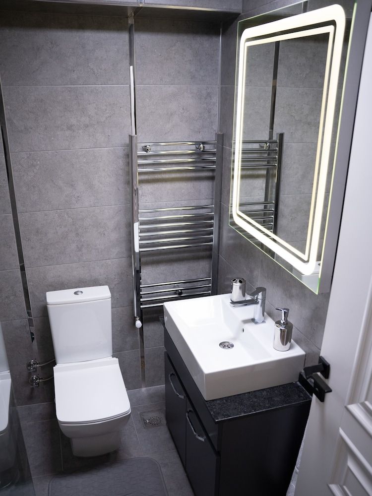 MG Hill Residence Butik Hotel Deluxe Quadruple Room 11