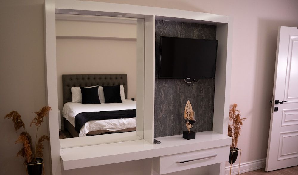 MG Hill Residence Butik Hotel Deluxe Quadruple Room 8