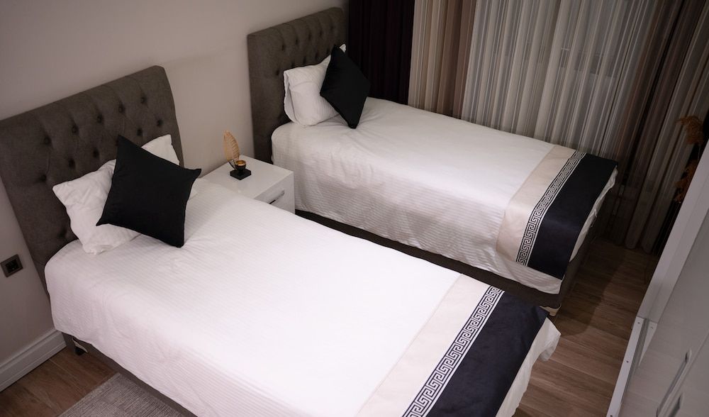 MG Hill Residence Butik Hotel Deluxe Quadruple Room 3