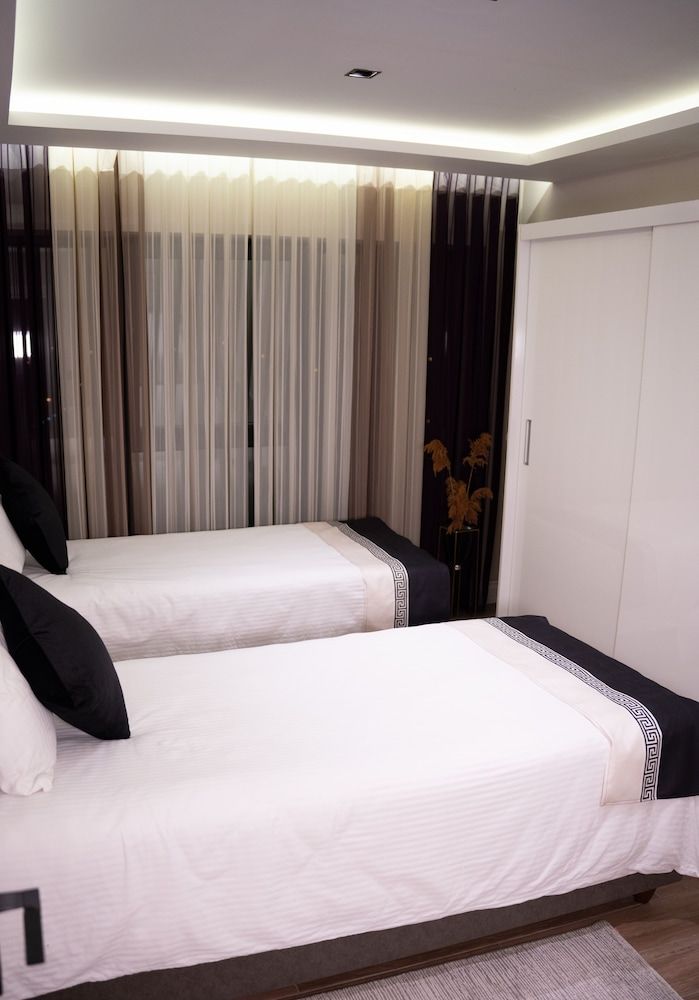 MG Hill Residence Butik Hotel Deluxe Quadruple Room 7