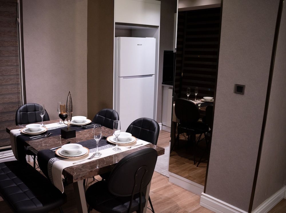 MG Hill Residence Butik Hotel Deluxe Quadruple Room 2