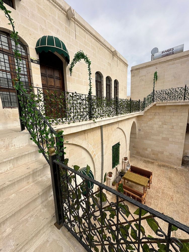 Hakim Bey Boutique Hotel Family Twin Room 7