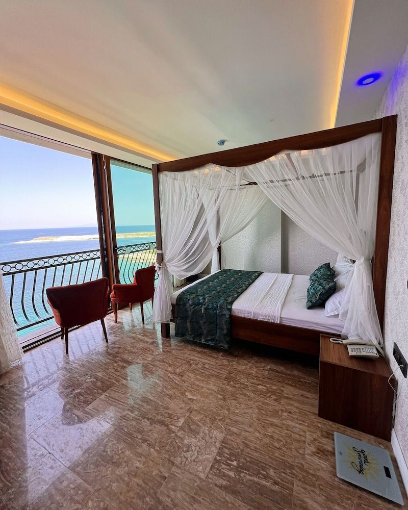 Executive Room, 1 Queen Bed, Sea View