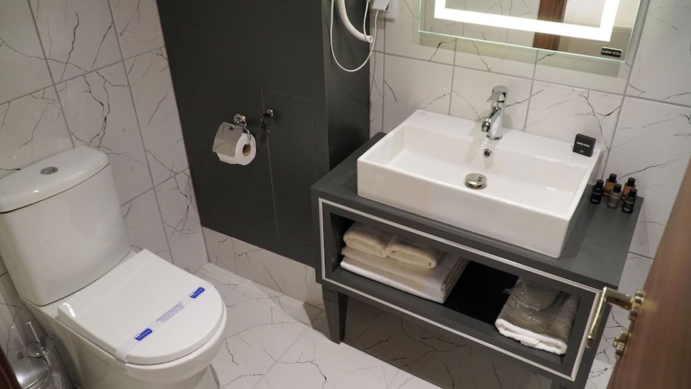 Bloom Suite Superior Double Room 5