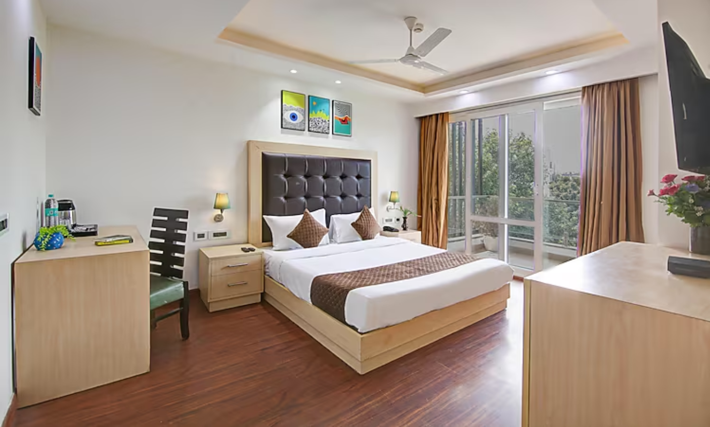 King Studio with Bathtub