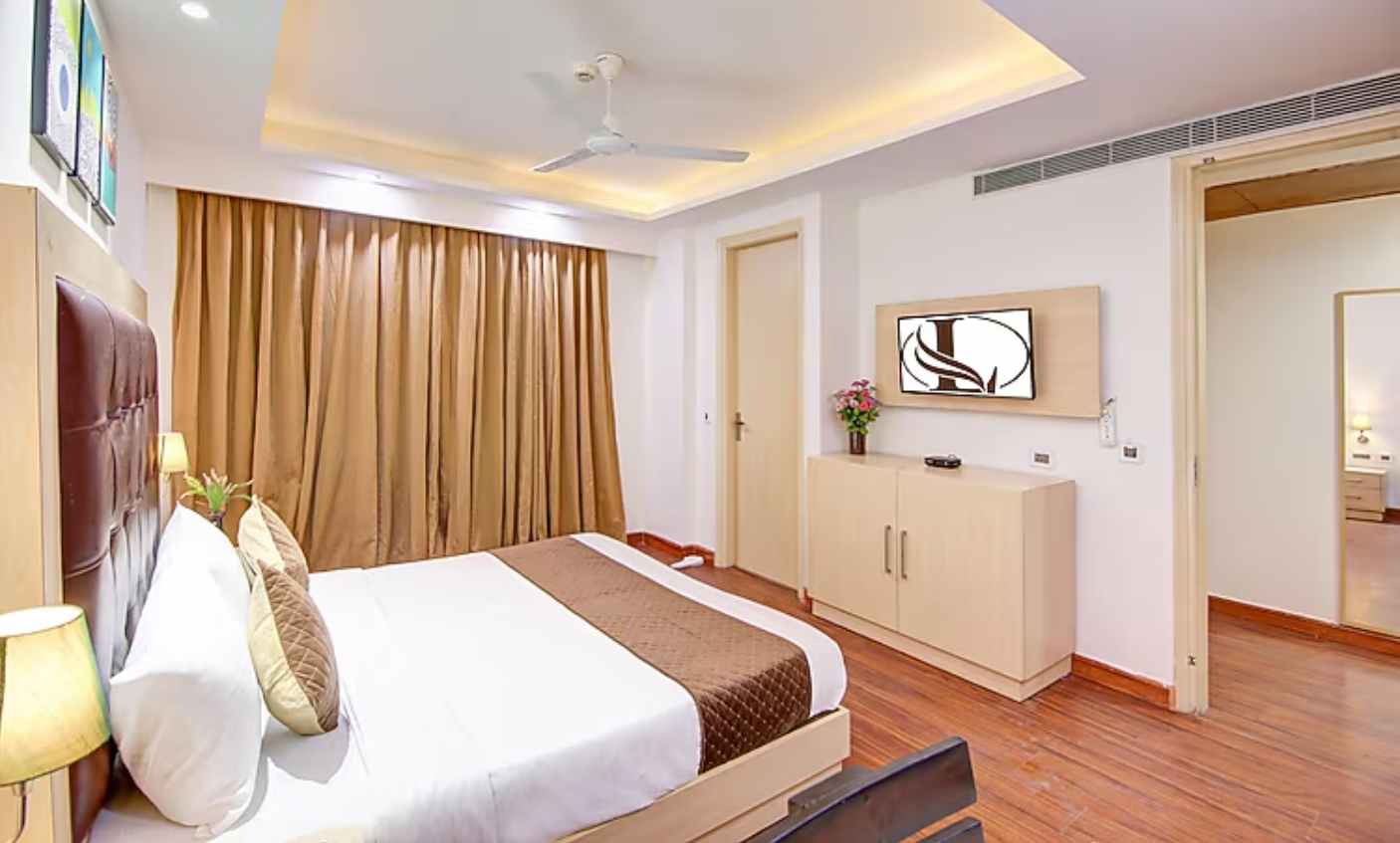 King Studio with Bathtub