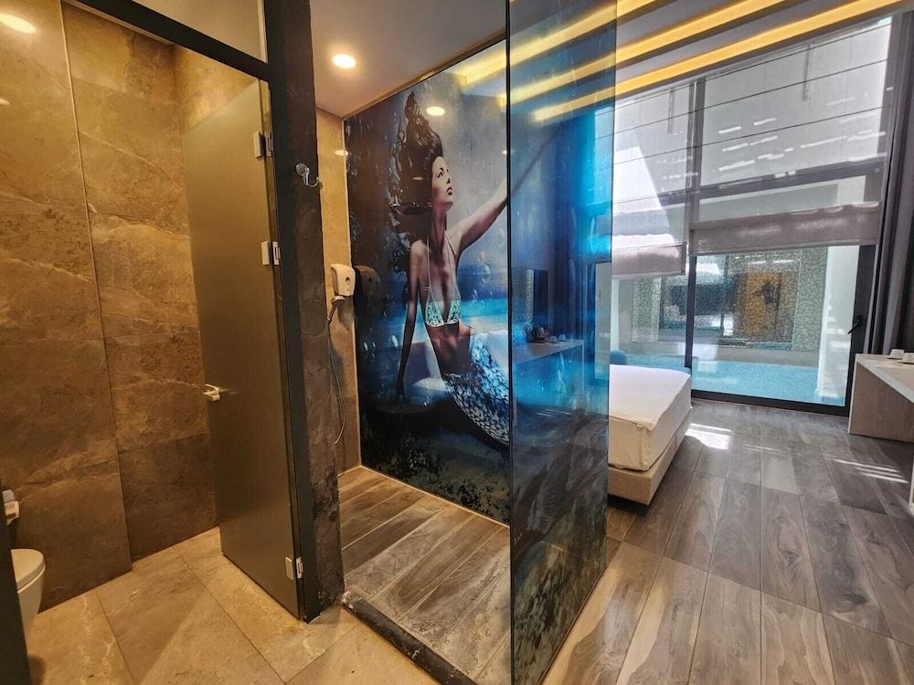 Economy room