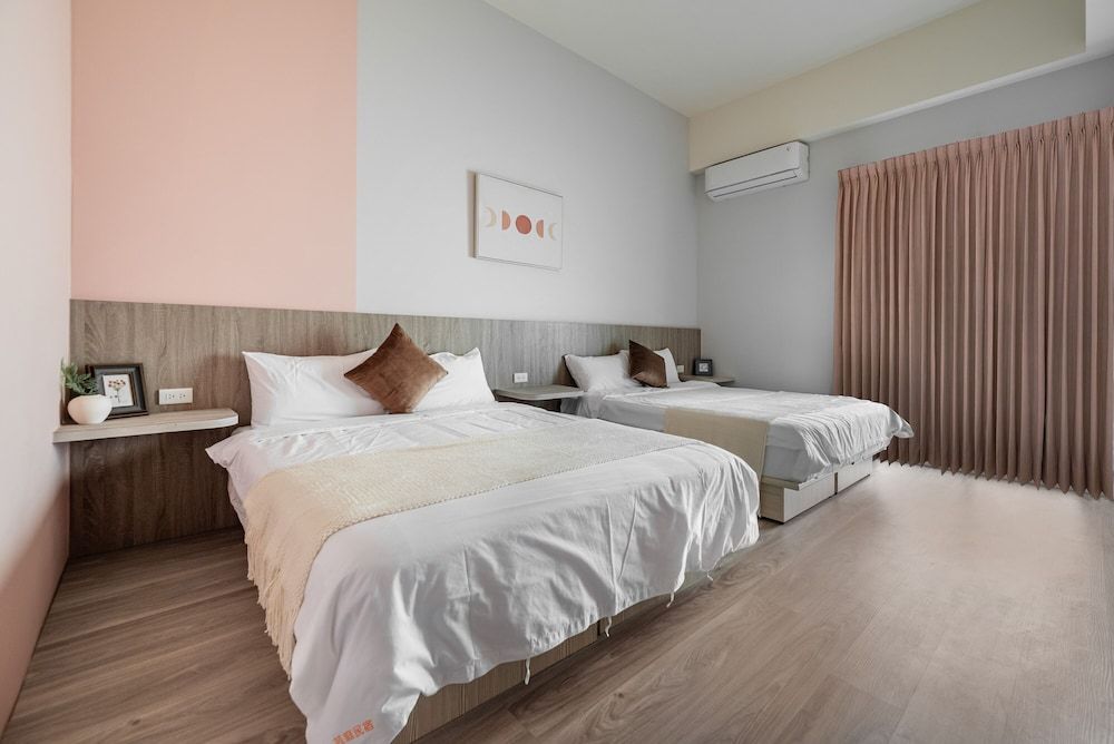 Quadruple Room, No Windows