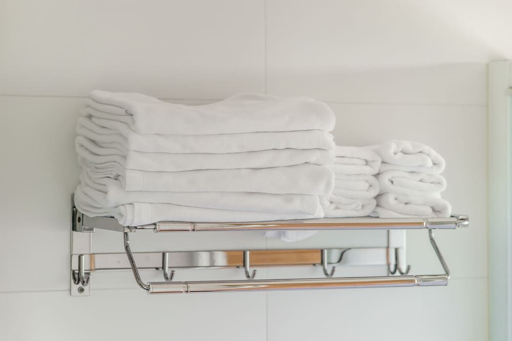 Wilderness 1138 Huelien B&B Family room for six with mountain view and balcony 7