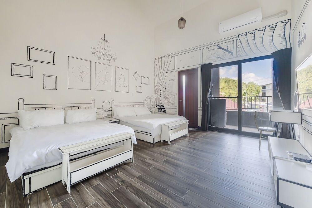 Pumori Guesthouse Deluxe Quadruple Room