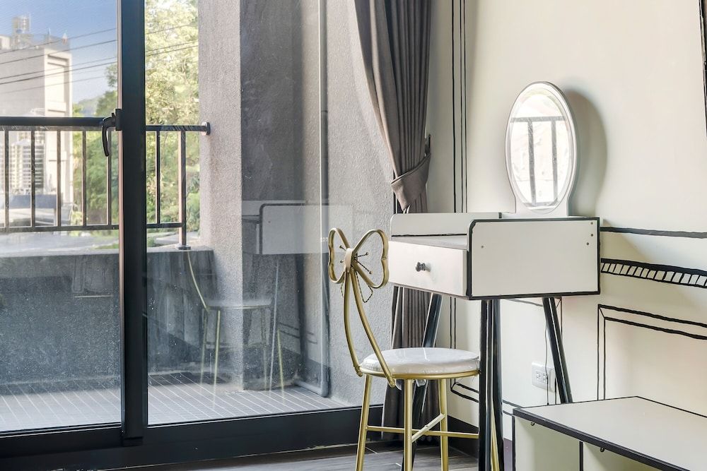 Pumori Guesthouse Deluxe Quadruple Room 5