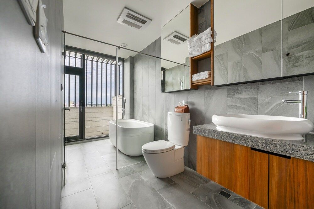 Miguo Homestay Family Room, Balcony 10