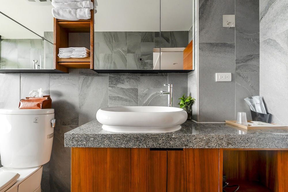 Miguo Homestay Family Room, Balcony 9