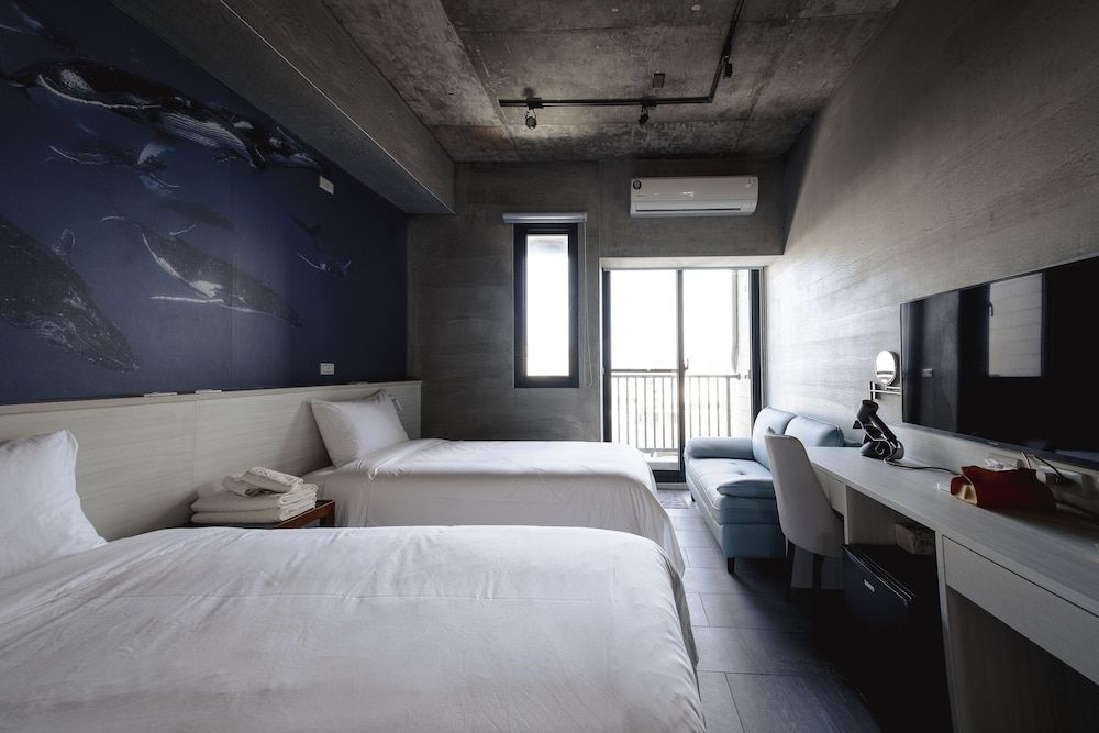 Deep blue 23 B&B Comfort Double Room, Balcony, City View 5