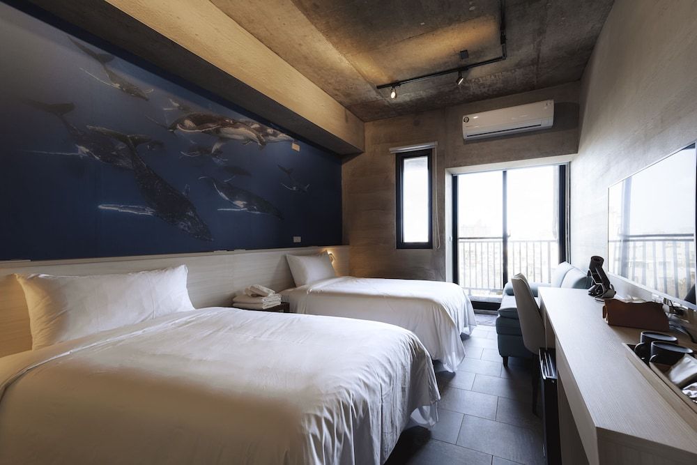 Deep blue 23 B&B Comfort Double Room, Balcony, City View 2