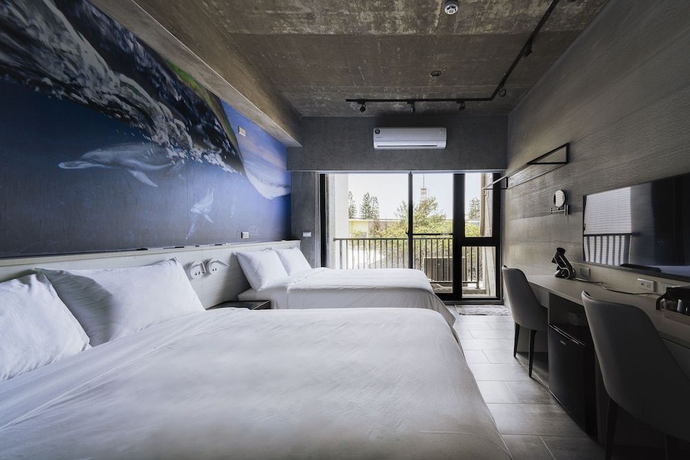 Deep blue 23 B&B Comfort Quadruple Room, Balcony, City View 3