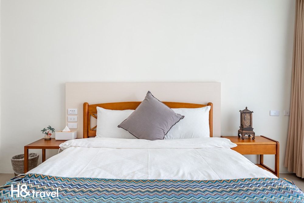 Classic Double Room with Bathtub