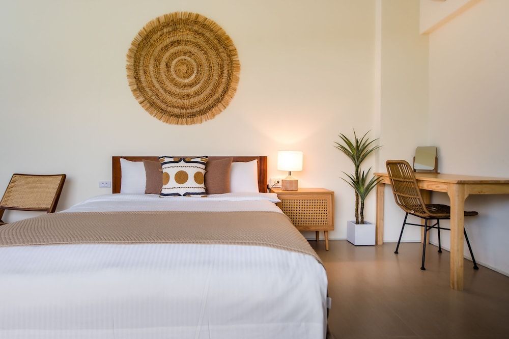 Deluxe Double Room with Mountain View and Bathtub