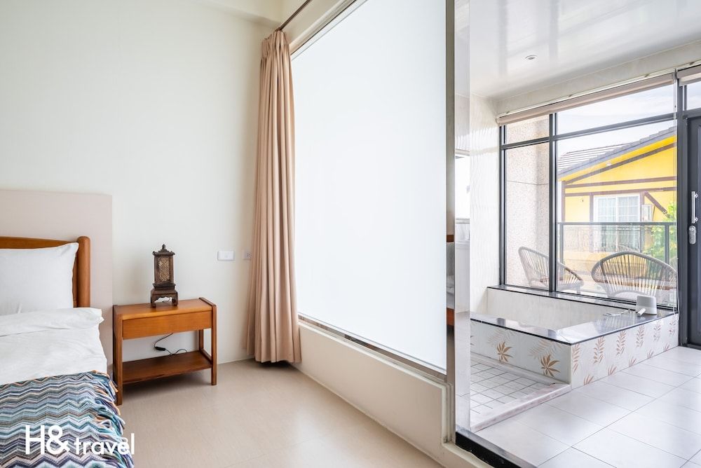 Classic Double Room with Bathtub