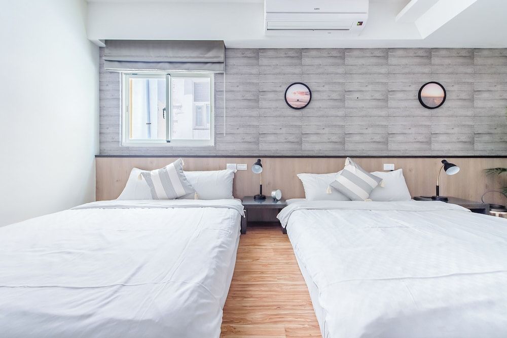 Sea Residences hall Superior Quadruple Room 8