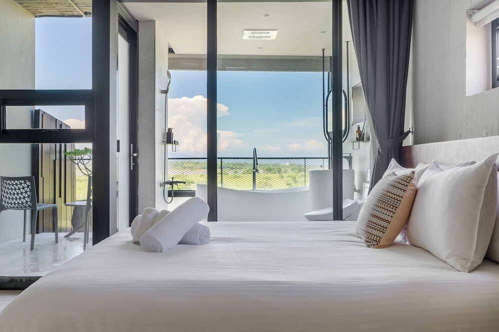 Ningxialight Deluxe Double Room with Sea View 6