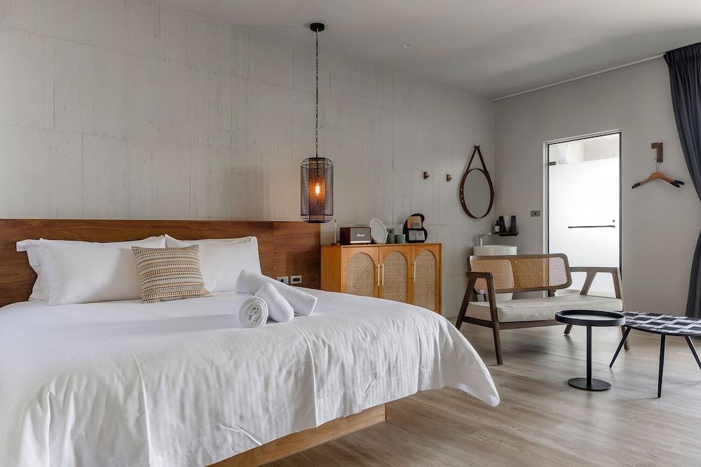 Ningxialight Deluxe Double Room 4