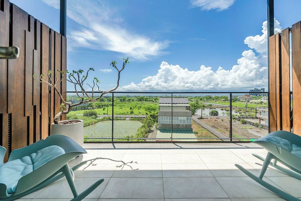 Ningxialight Deluxe King Room 9