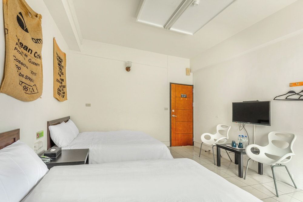 Forever happiness hostel Classic Quadruple Room 5