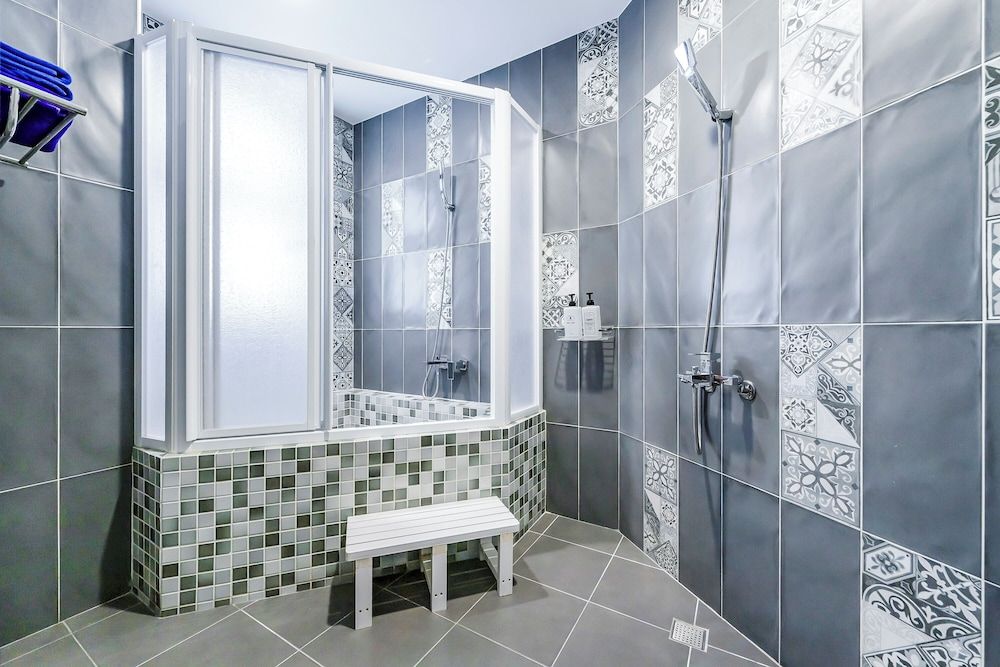 Happiness Romantic B&B Standard Quadruple Room 9