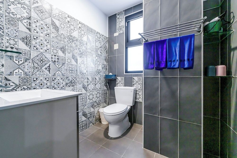 Happiness Romantic B&B Standard Quadruple Room 10