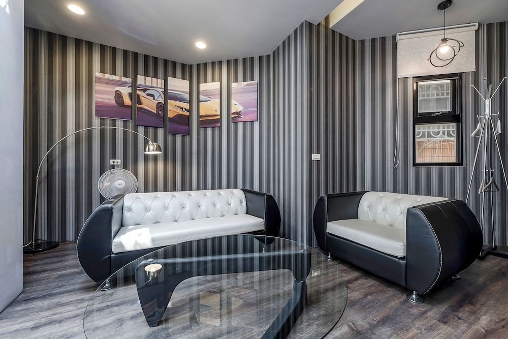 Happiness Romantic B&B Triple Room, Bathtub 8