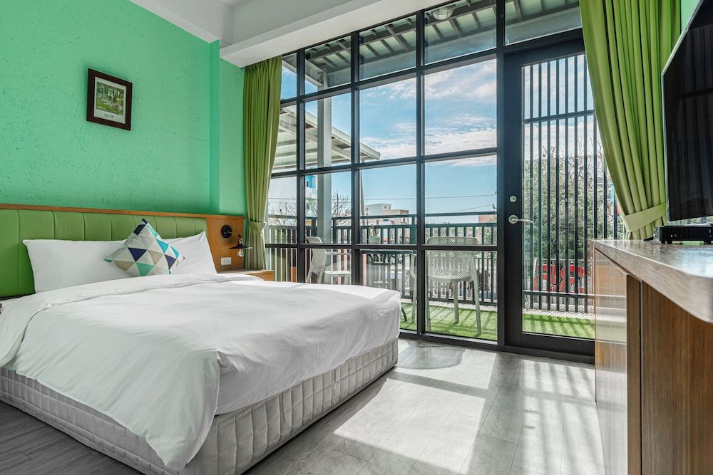 35.5 inn Double Room with balcony 12