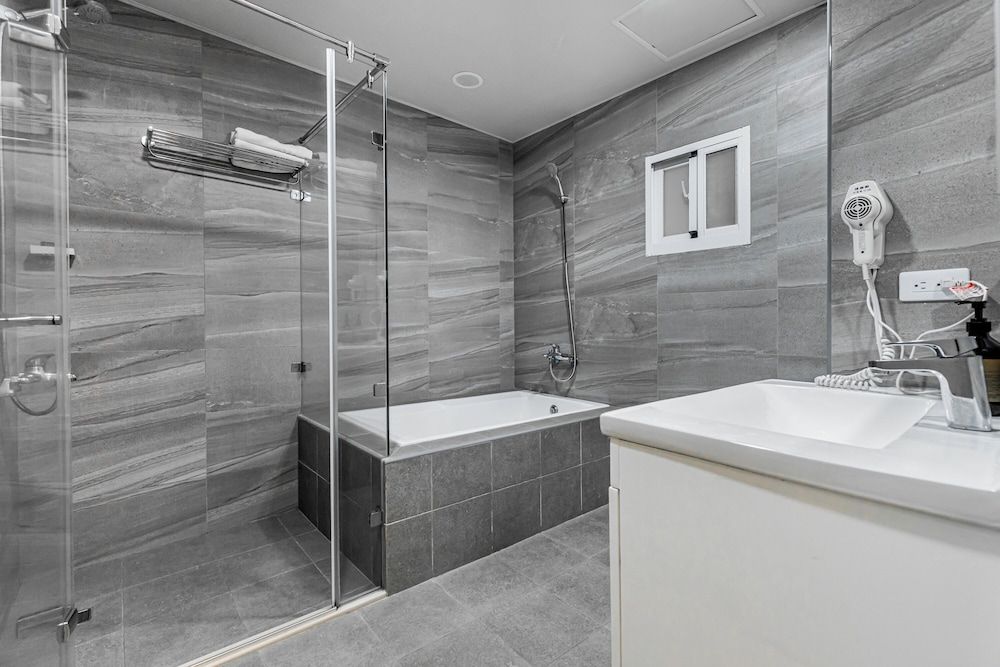 35.5 inn Standard Double Room with Bathtub 7