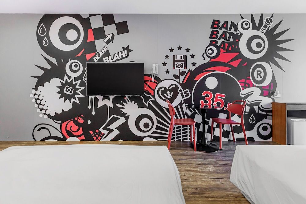 35.5 inn Family Room with balcony 3