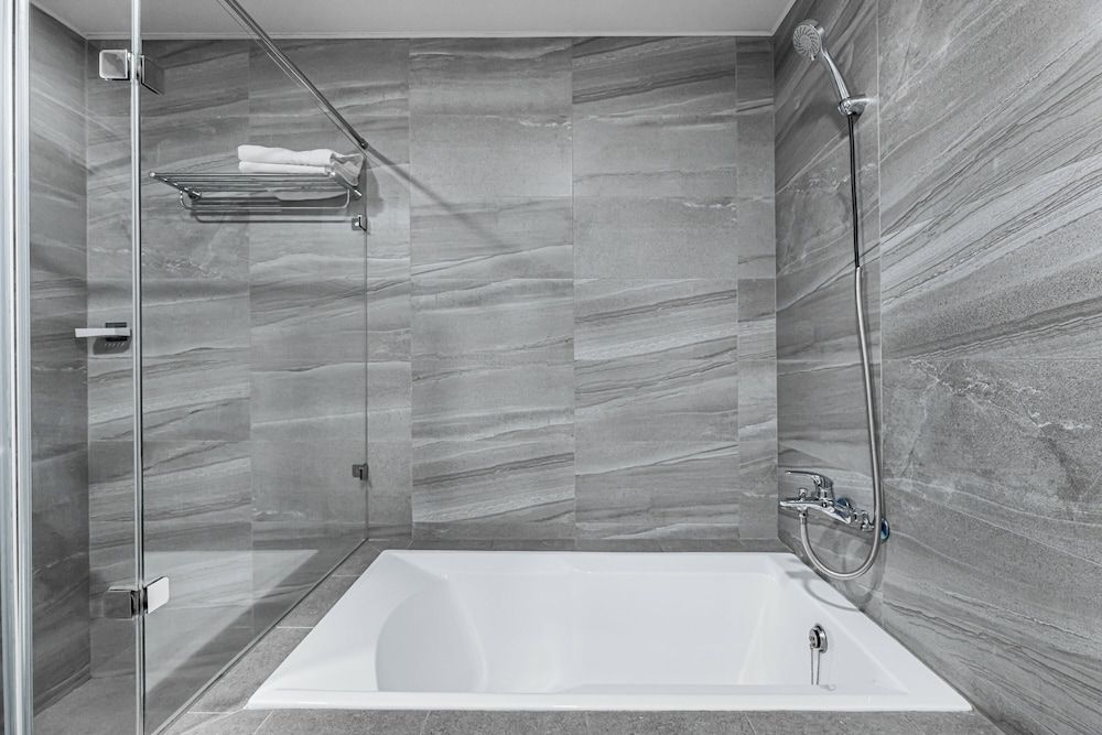 35.5 inn Standard Double Room with Bathtub 8