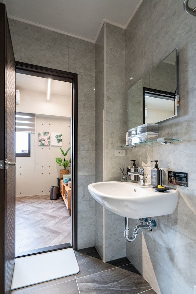 SmartStay Deluxe Double Room 26