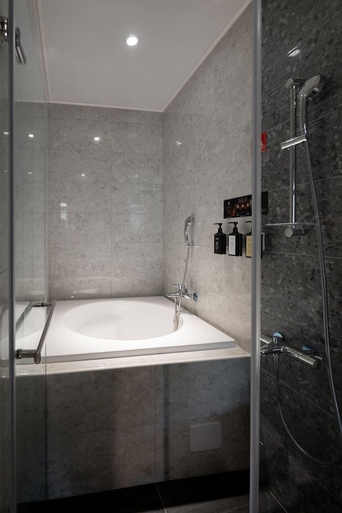 SmartStay Luxury Double Room 18