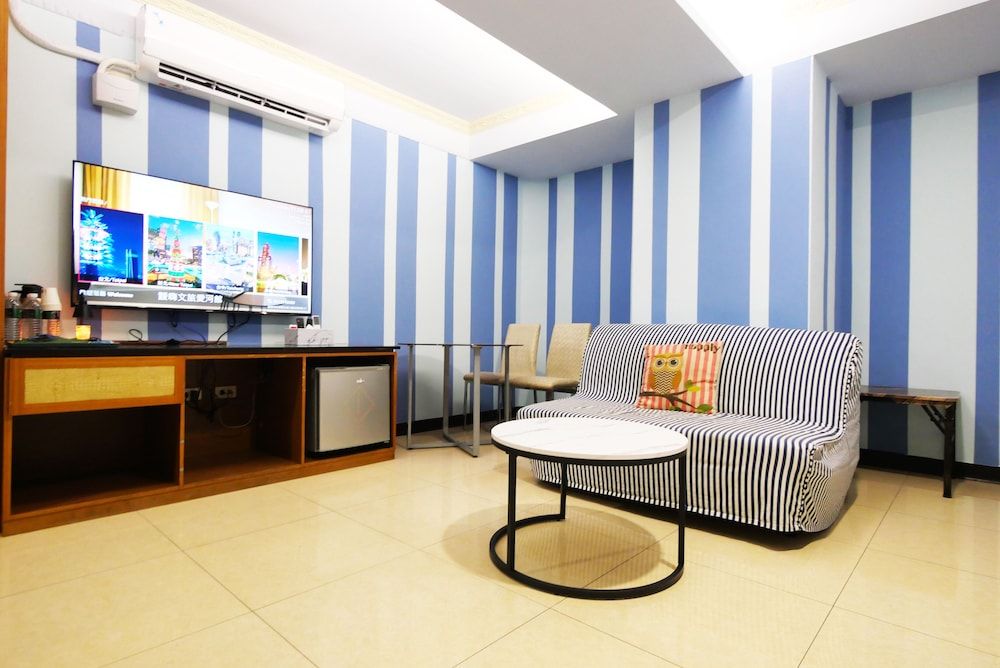 Family Room, No Windows