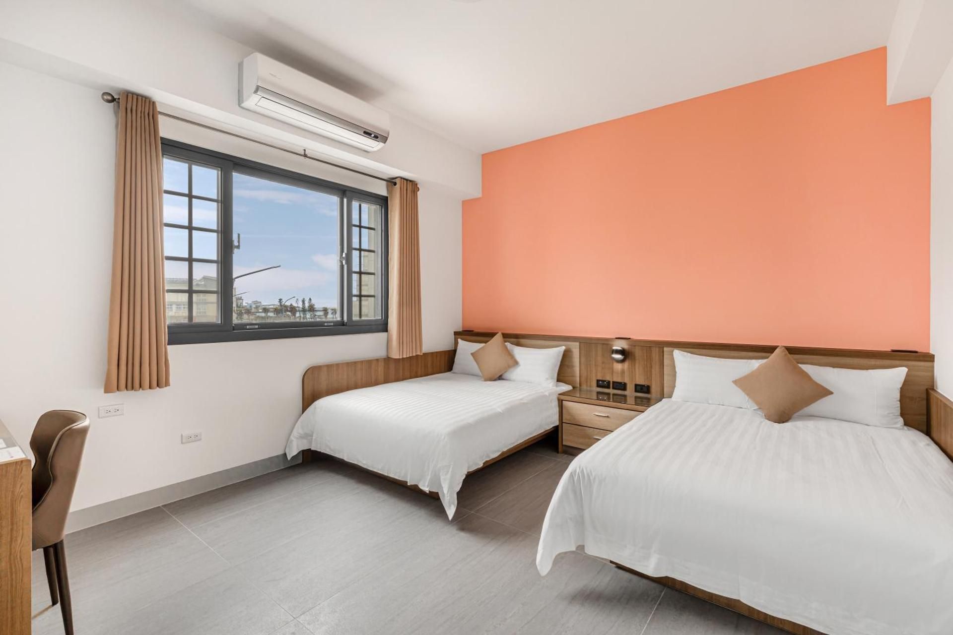 Siricoast House Standard Quadruple Room with Balcony