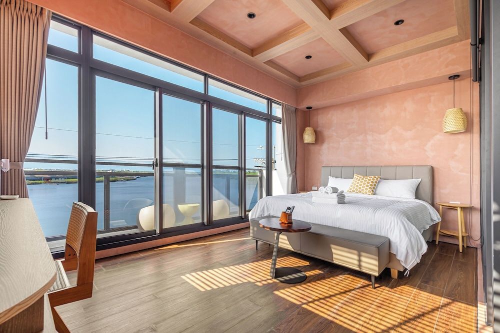 Between River and Sea Double Room with Balcony